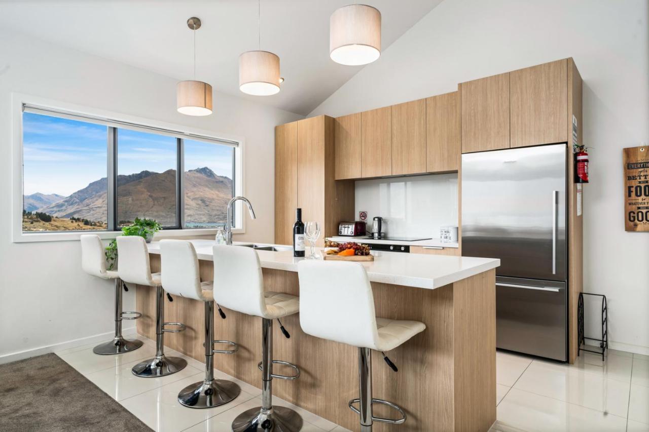 Lakeview Retreat - Queenstown Holiday Home Zewnętrze zdjęcie
